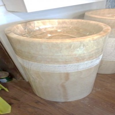 OFF-WHITE POLISHED SINK